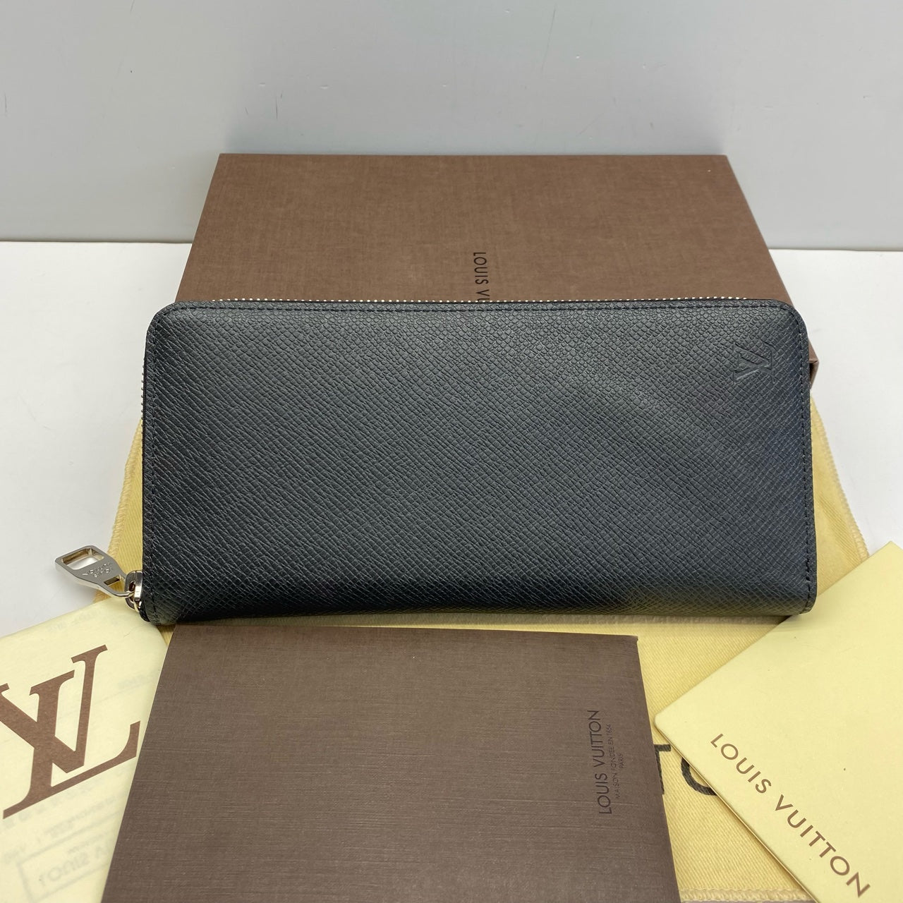 Prada 0 unknown Black Clutch 0 unknown