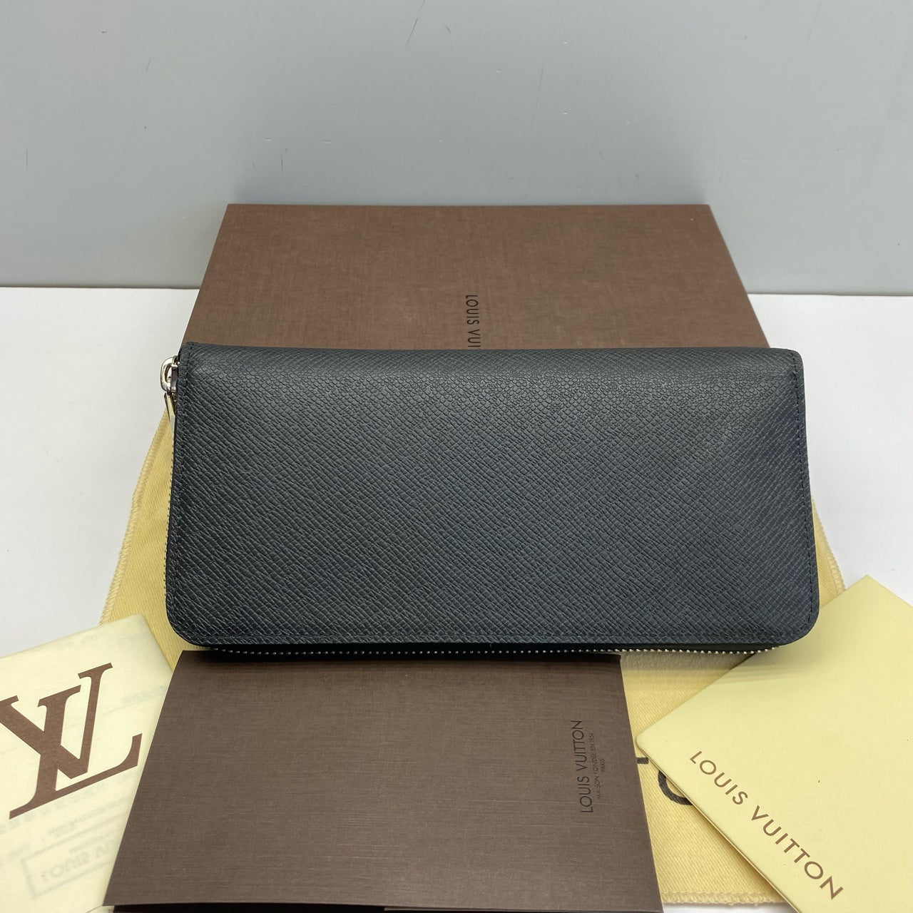 Prada 0 unknown Black Clutch 0 unknown