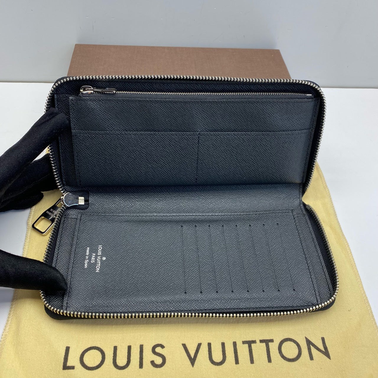 Prada 0 unknown Black Clutch 0 unknown