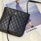 Chanel Messenger Bag 17.5*16.5