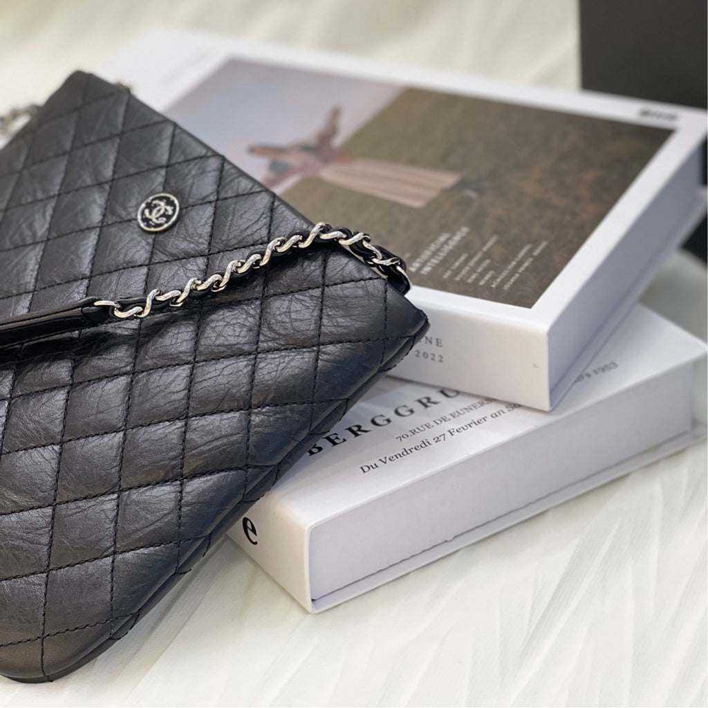 Chanel Messenger Bag 17.5*16.5