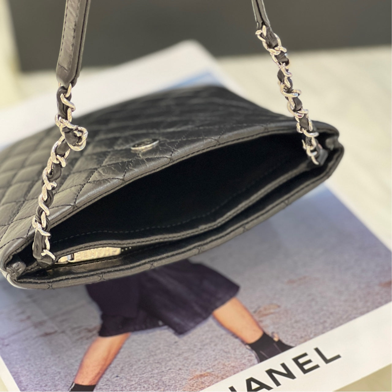 Chanel Messenger Bag 17.5*16.5