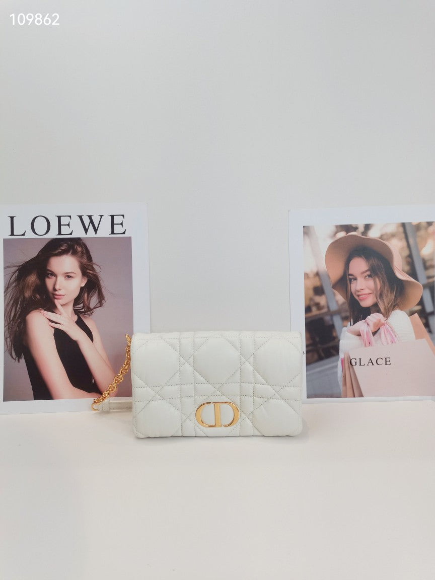Dior Leather White Clutch S5135UNGX_M030