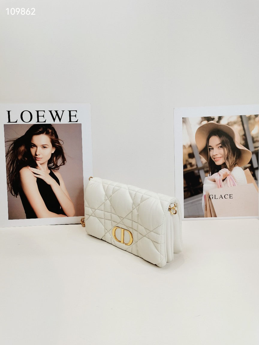 Dior Leather White Clutch S5135UNGX_M030