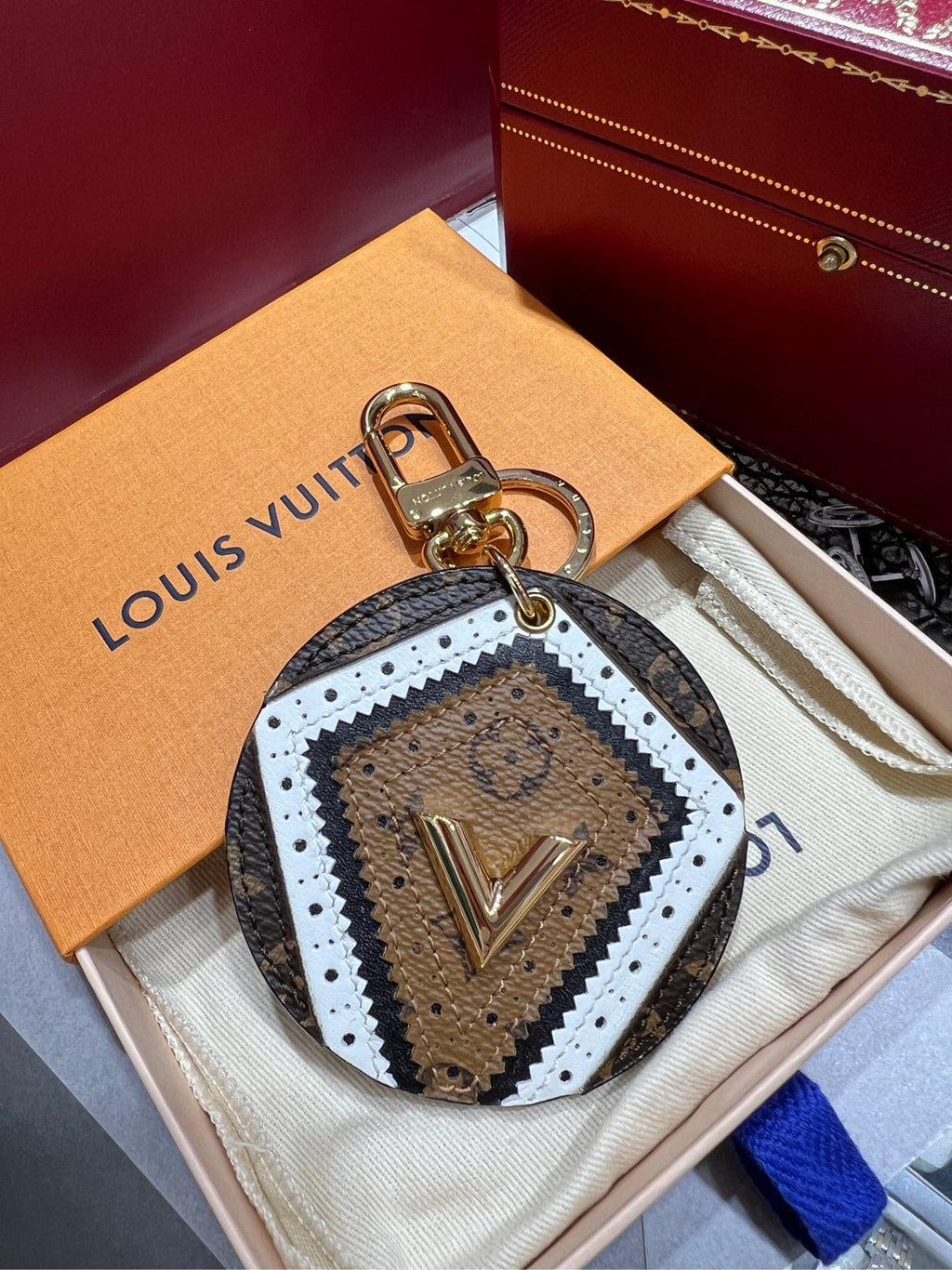 Louis Vuitton M63195