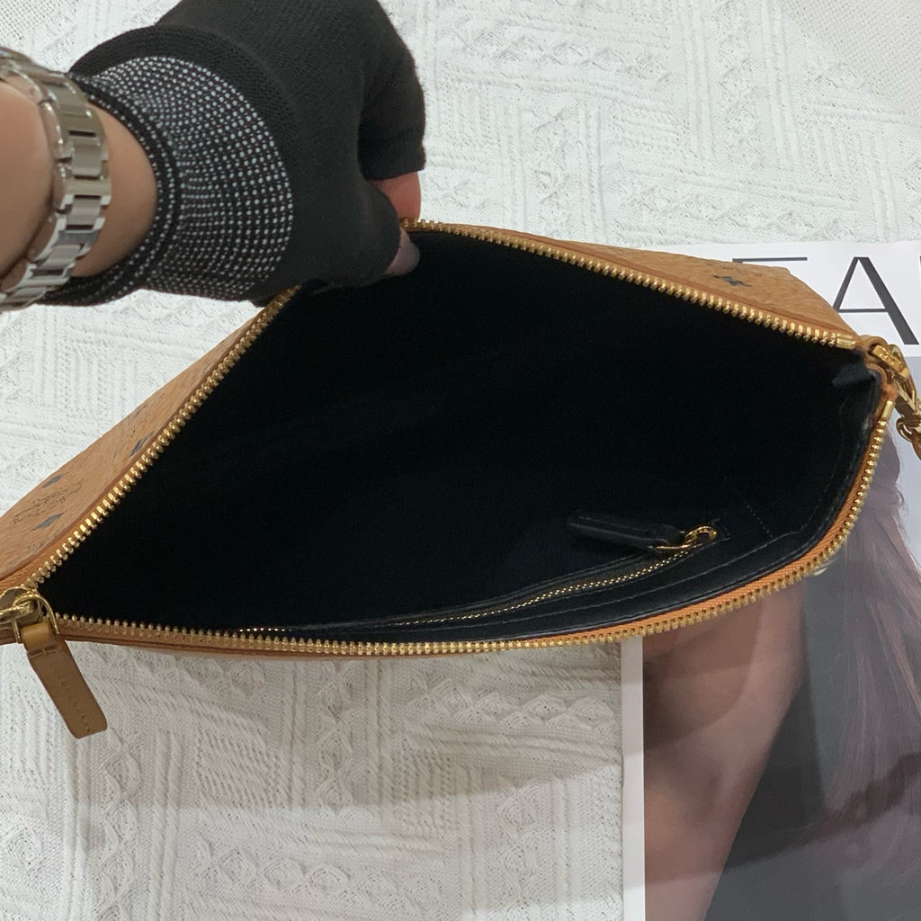 MCM Clutch