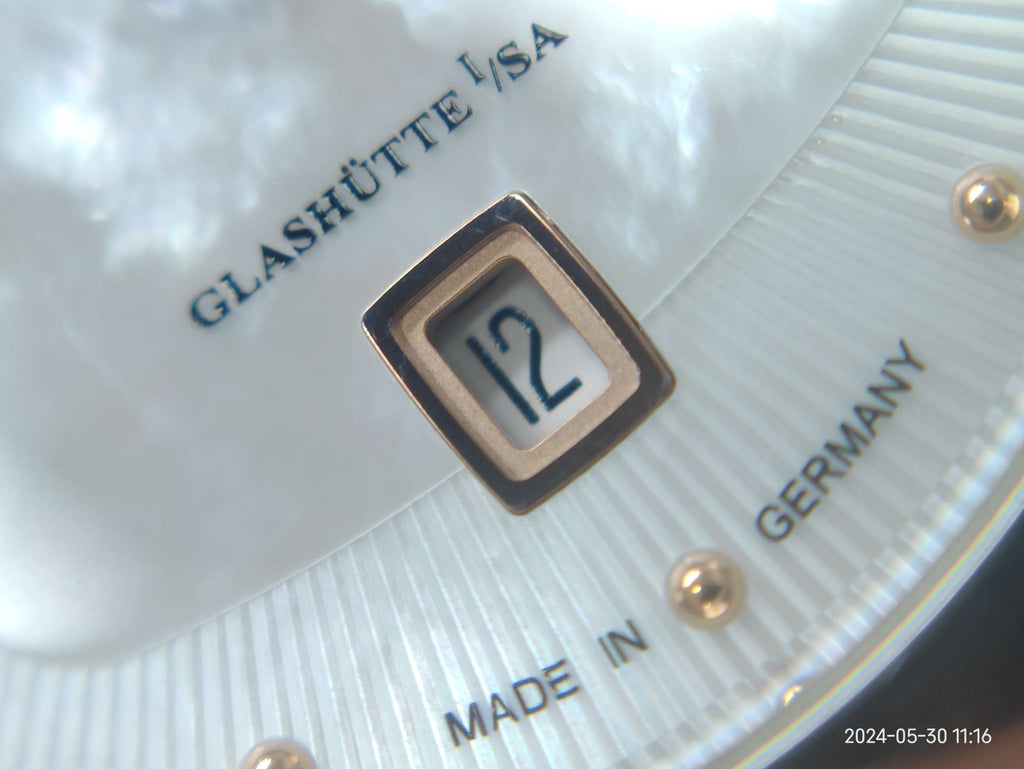 Glashutte Original Lady 31*31 millimeters 1-03-01-26-06-14