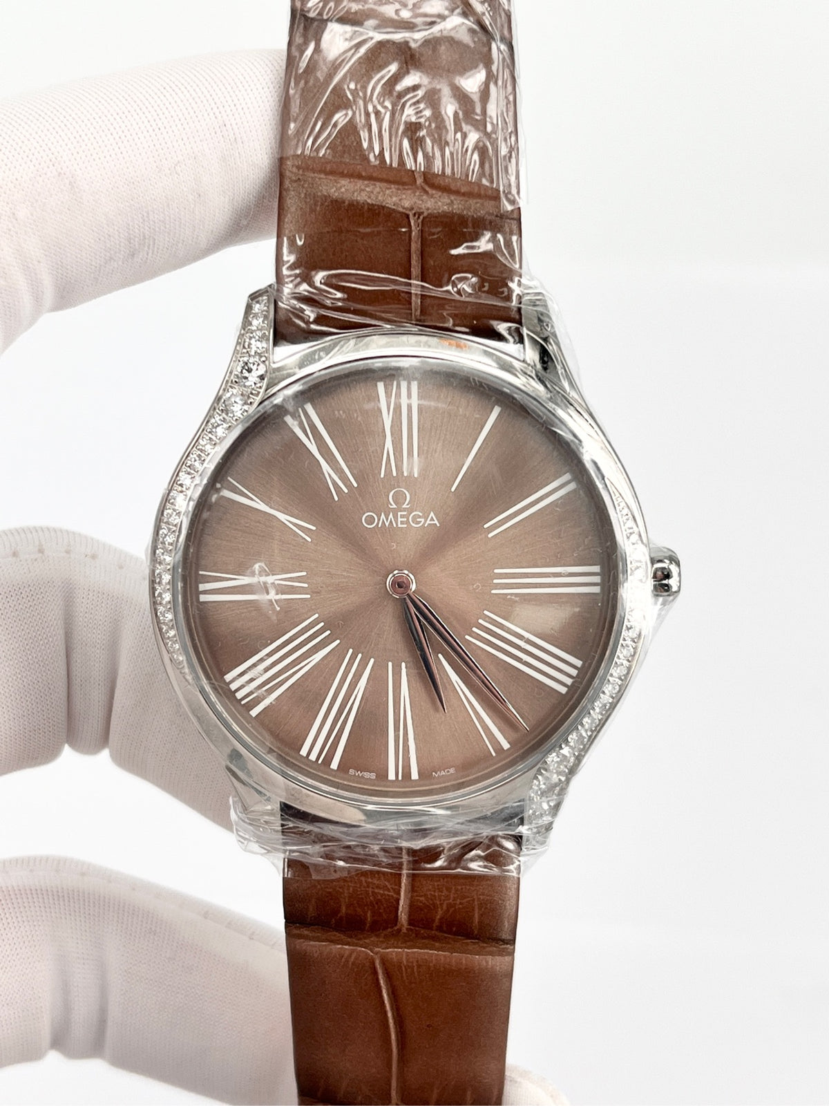 Omega Flying Disc Series Quartz watch 39 428.18.39.60.13.001