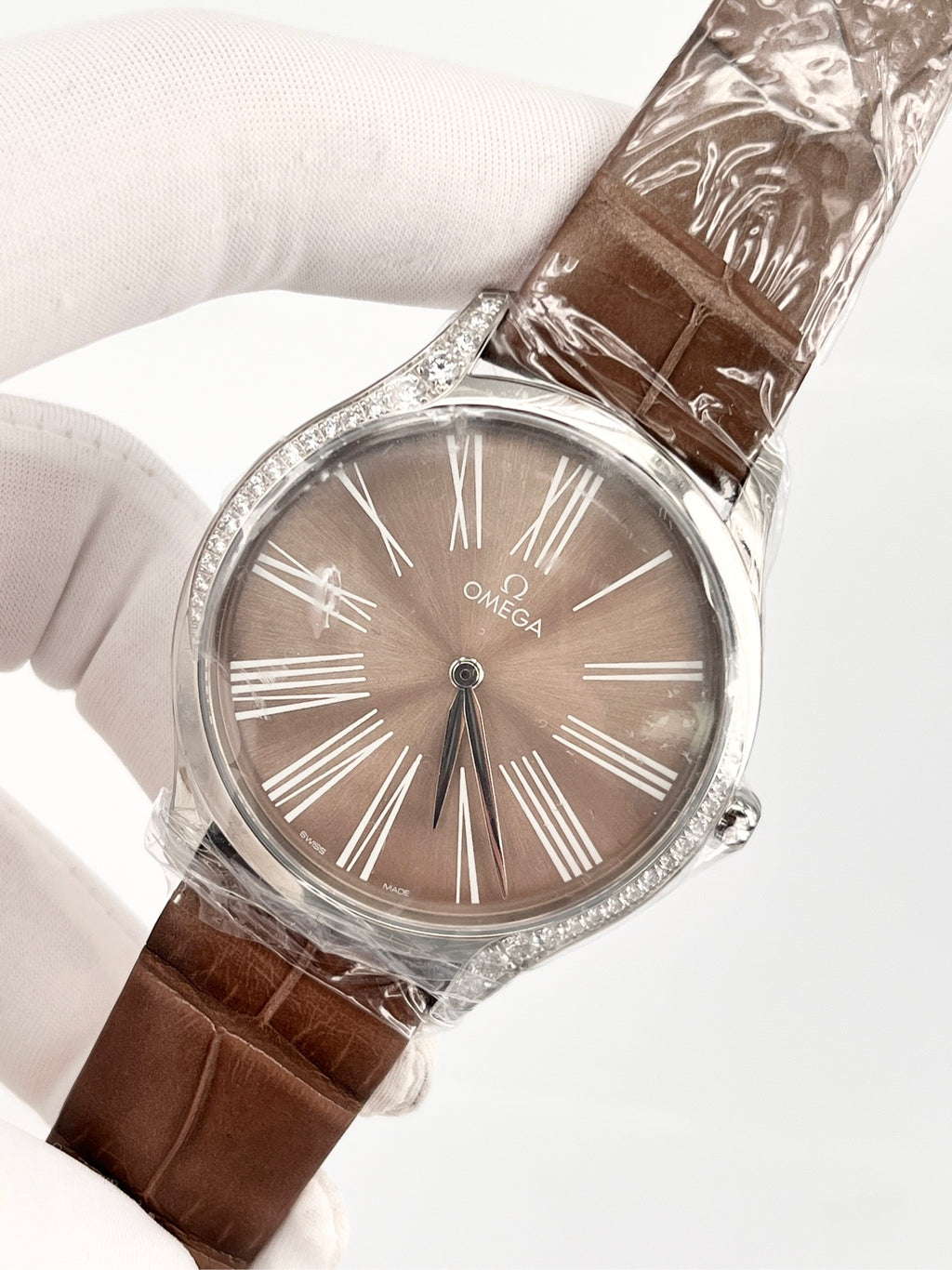 Omega Flying Disc Series Quartz watch 39 428.18.39.60.13.001