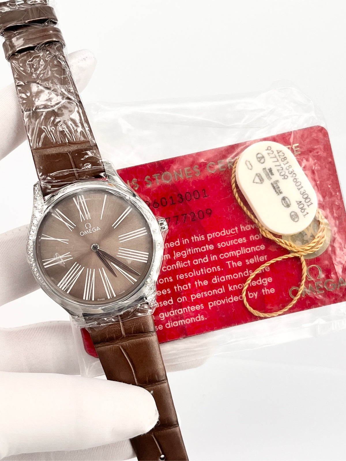 Omega Flying Disc Series Quartz watch 39 428.18.39.60.13.001