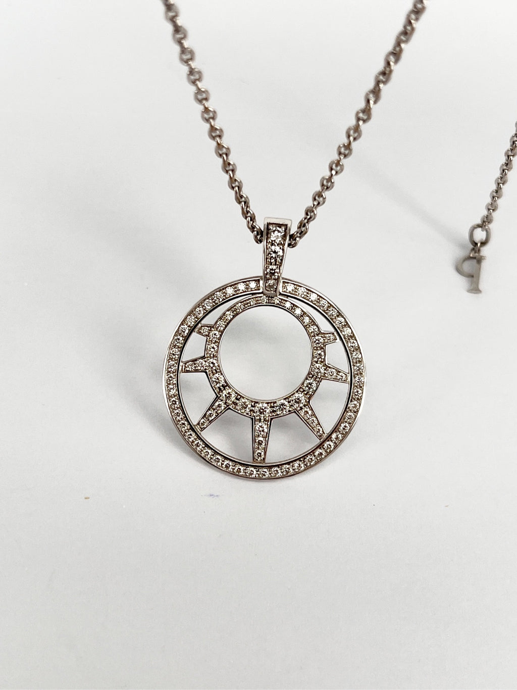 Van Cleef & Arpels Sweet Alhambra watch Necklace VCARO8WU00