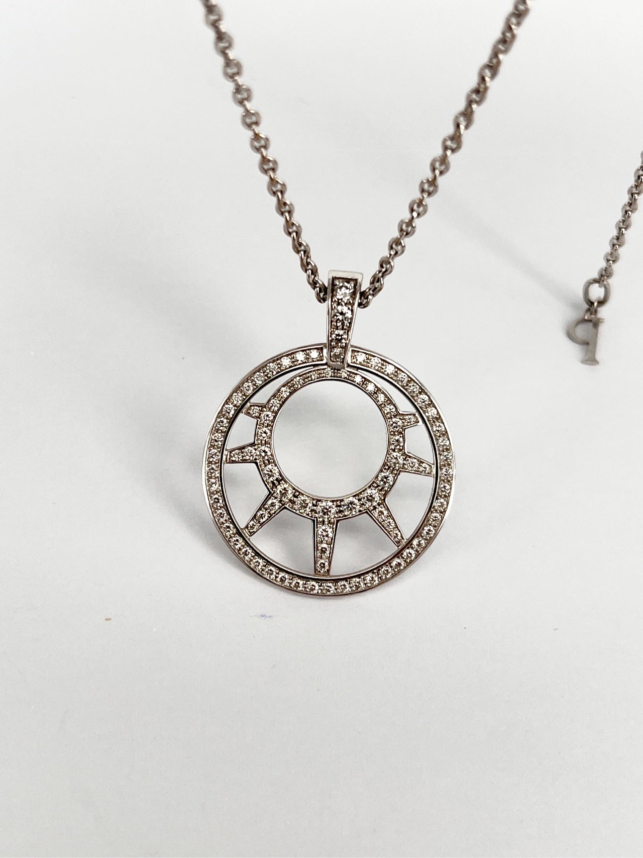 Van Cleef & Arpels Sweet Alhambra watch Necklace VCARO8WU00