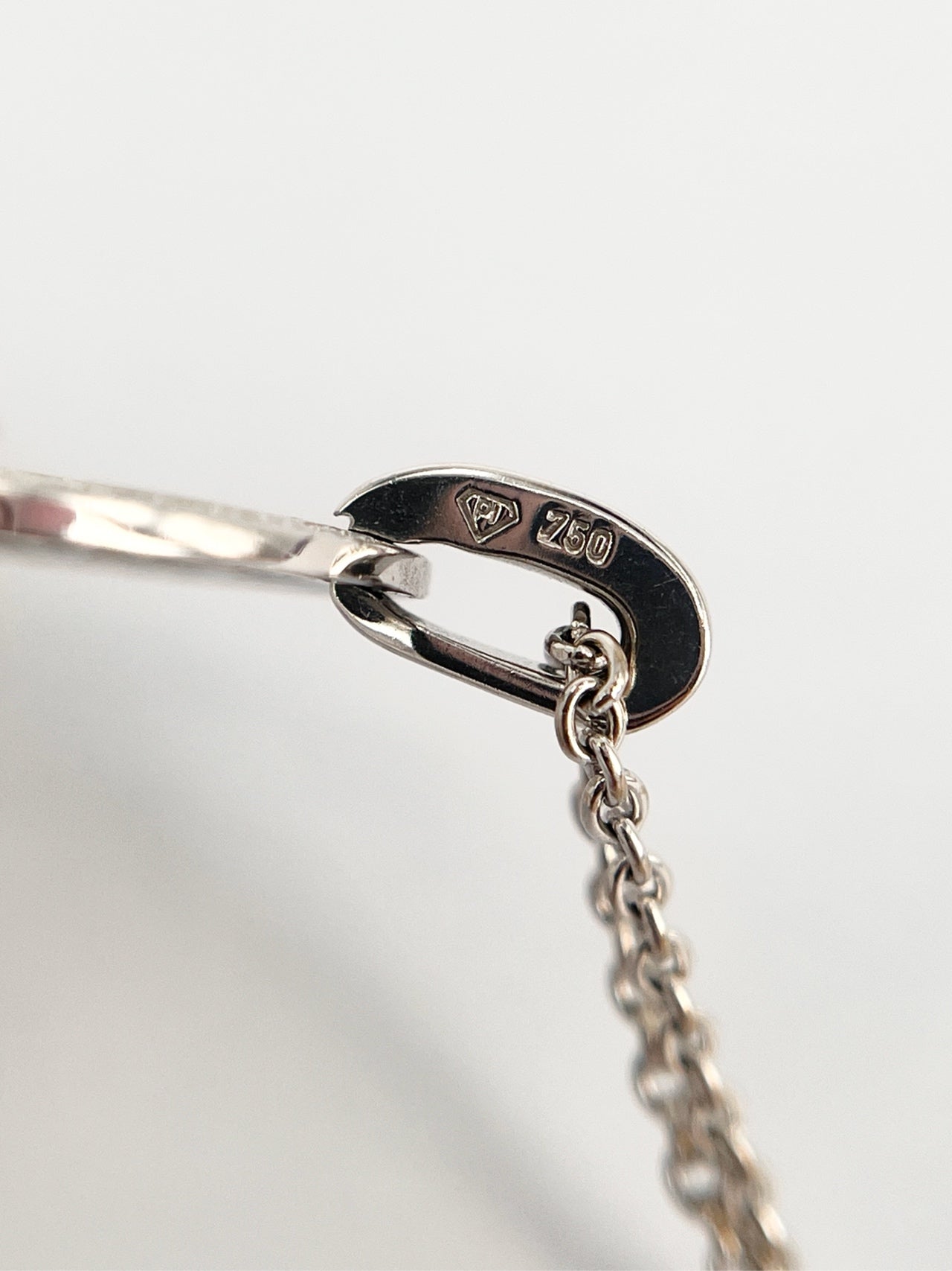 Van Cleef & Arpels Sweet Alhambra watch Necklace VCARO8WU00