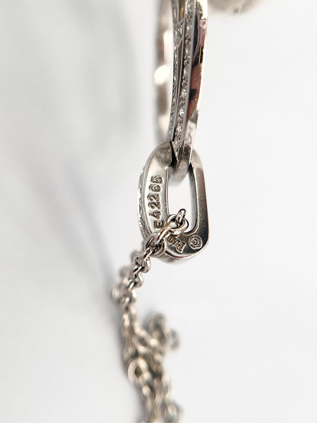Van Cleef & Arpels Sweet Alhambra watch Necklace VCARO8WU00