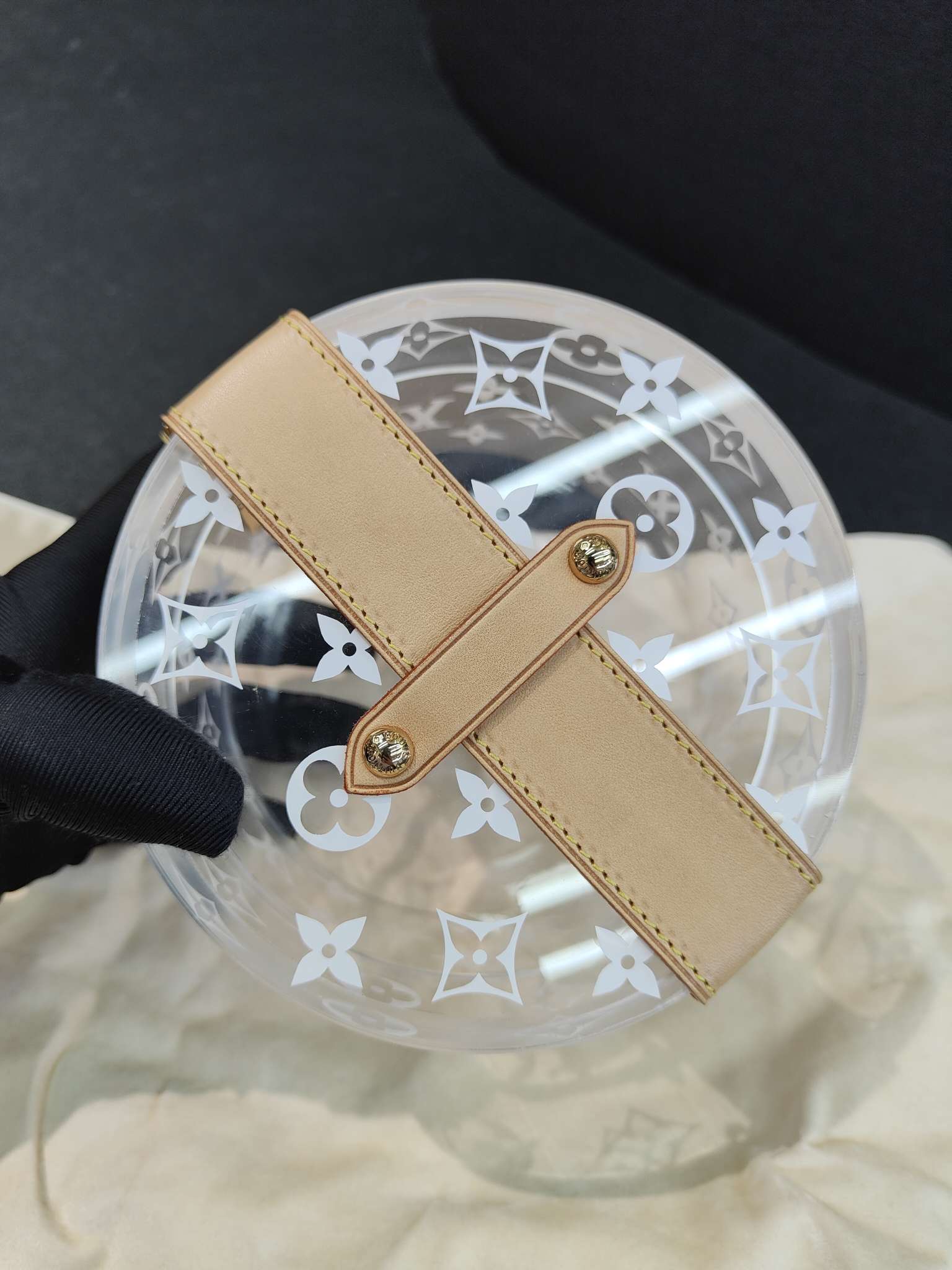 Louis Vuitton Clear 14.0x 9.0x 12.5 cm GI0203