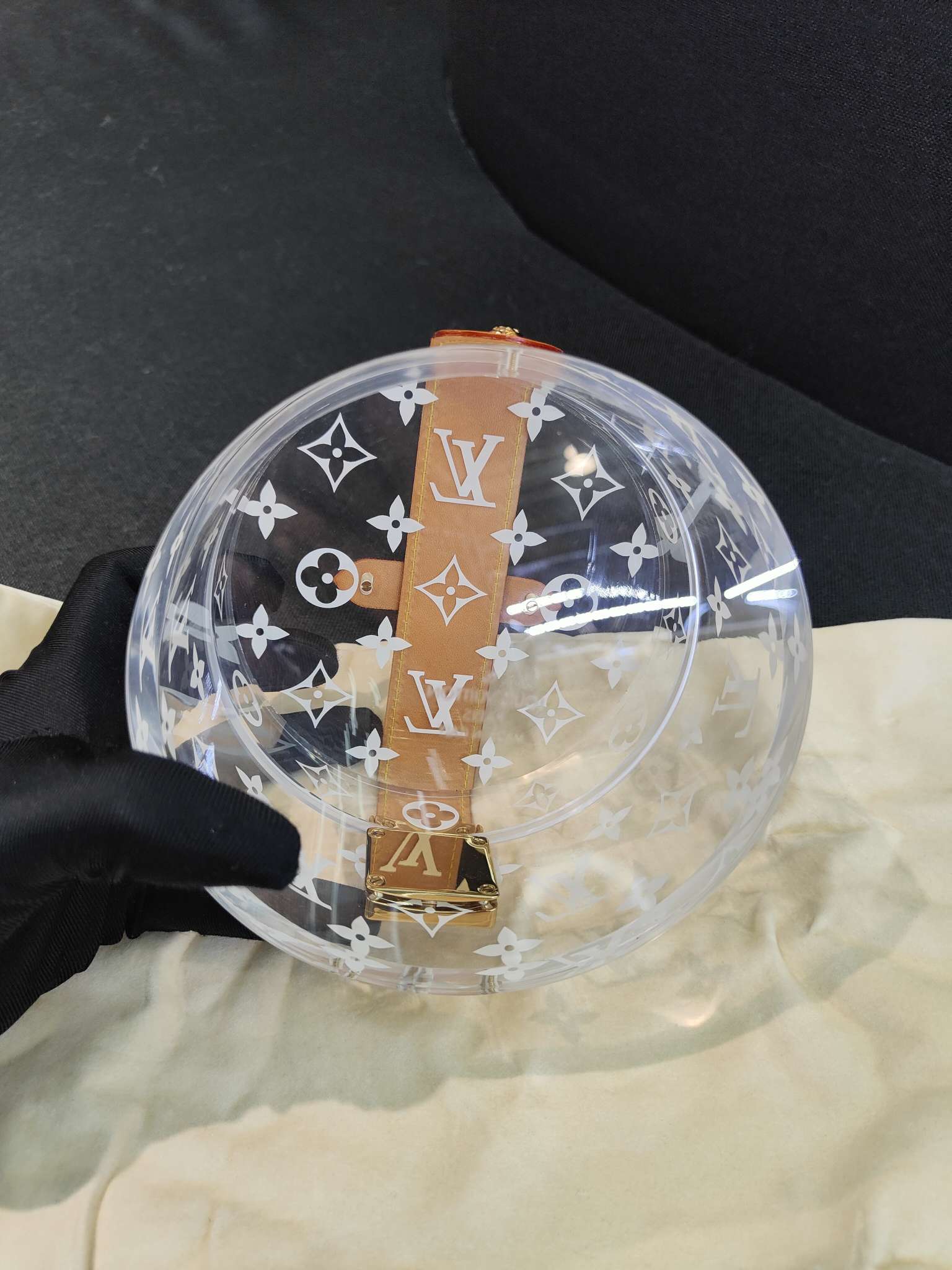 Louis Vuitton Clear 14.0x 9.0x 12.5 cm GI0203