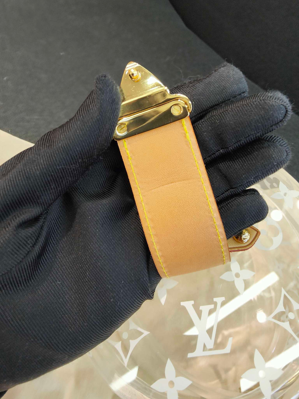 Louis Vuitton Clear 14.0x 9.0x 12.5 cm GI0203