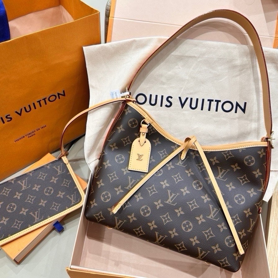 Louis Vuitton Carryall 29 x 24 x 12 M46203