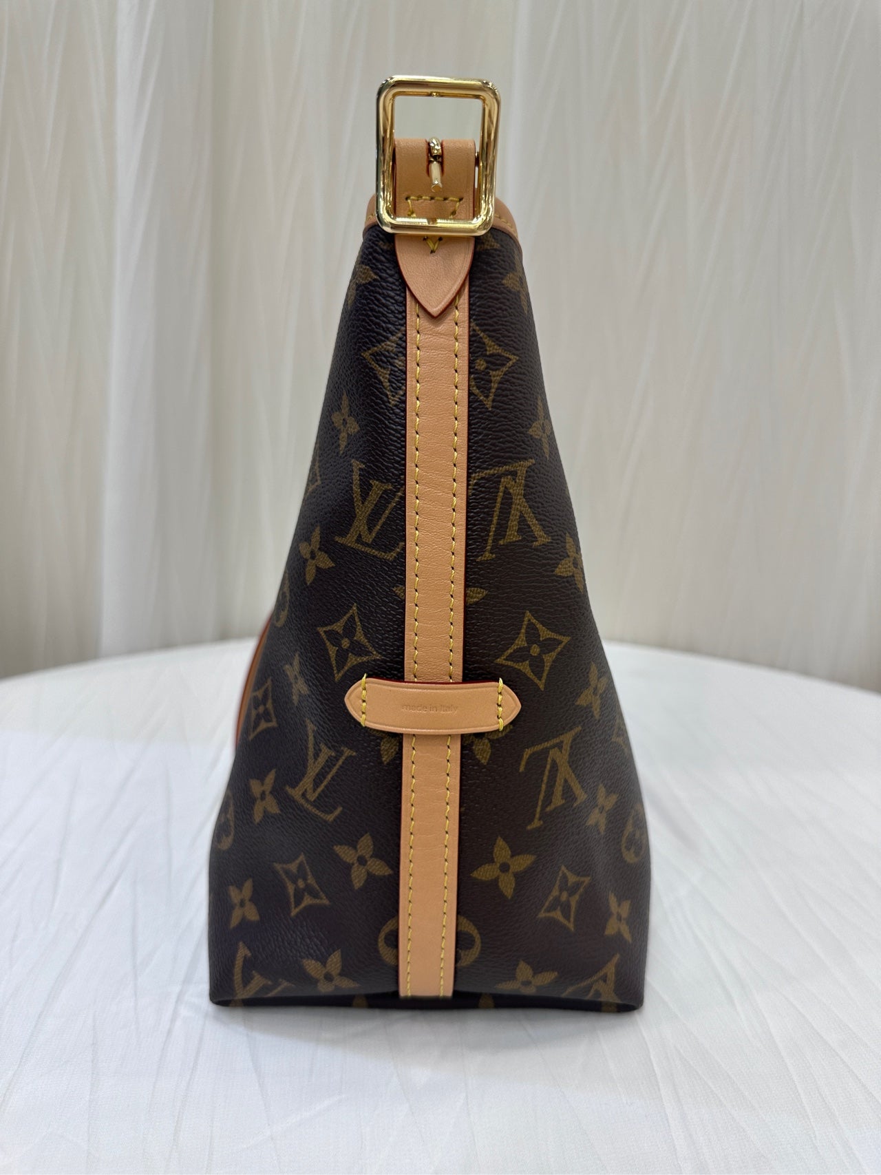 Louis Vuitton Carryall 29 x 24 x 12 M46203