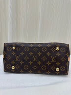 Louis Vuitton Carryall 29 x 24 x 12 M46203