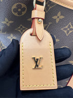 Louis Vuitton Carryall 29 x 24 x 12 M46203