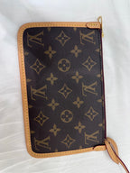 Louis Vuitton Carryall 29 x 24 x 12 M46203