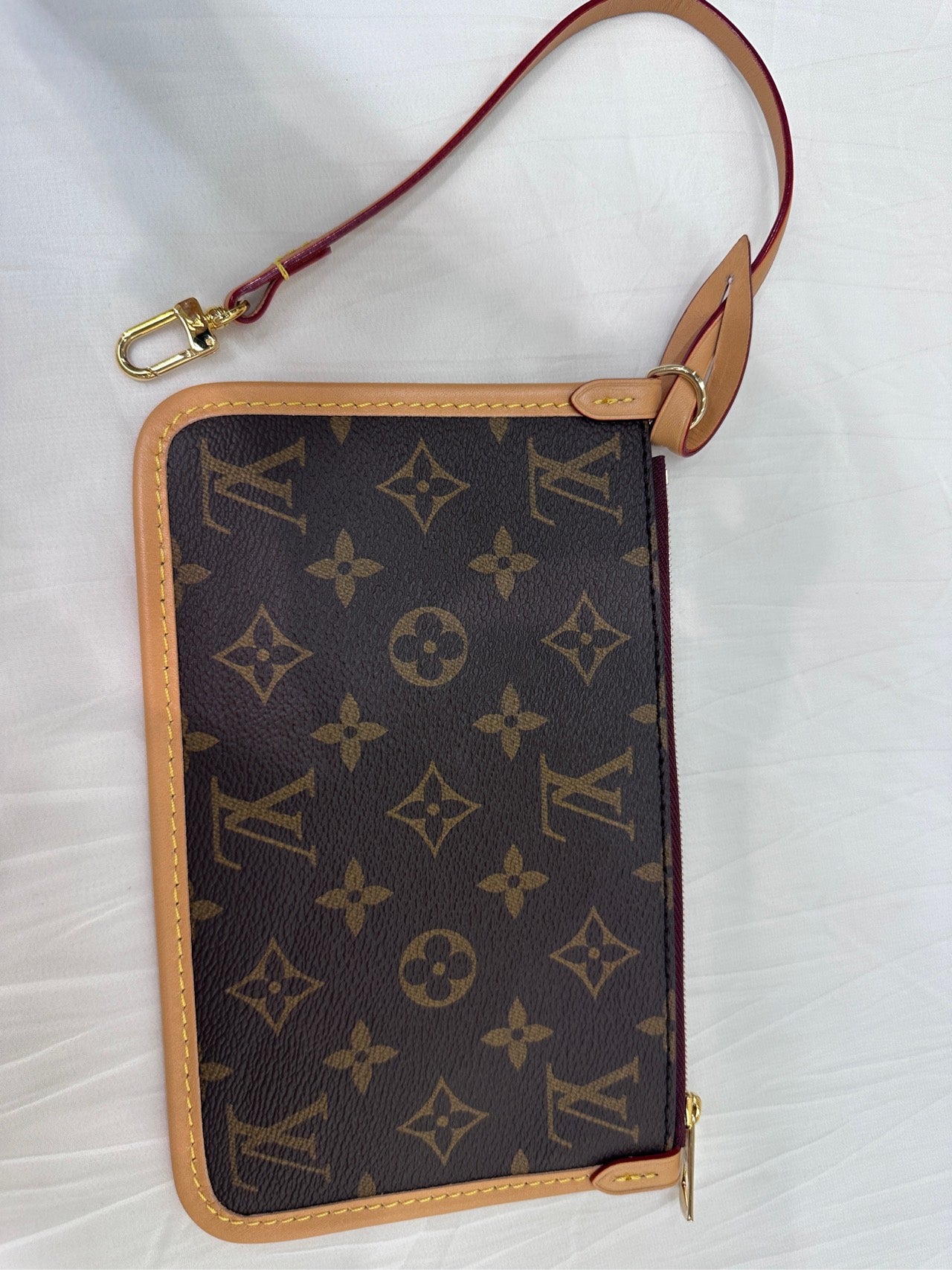 Louis Vuitton Carryall 29 x 24 x 12 M46203