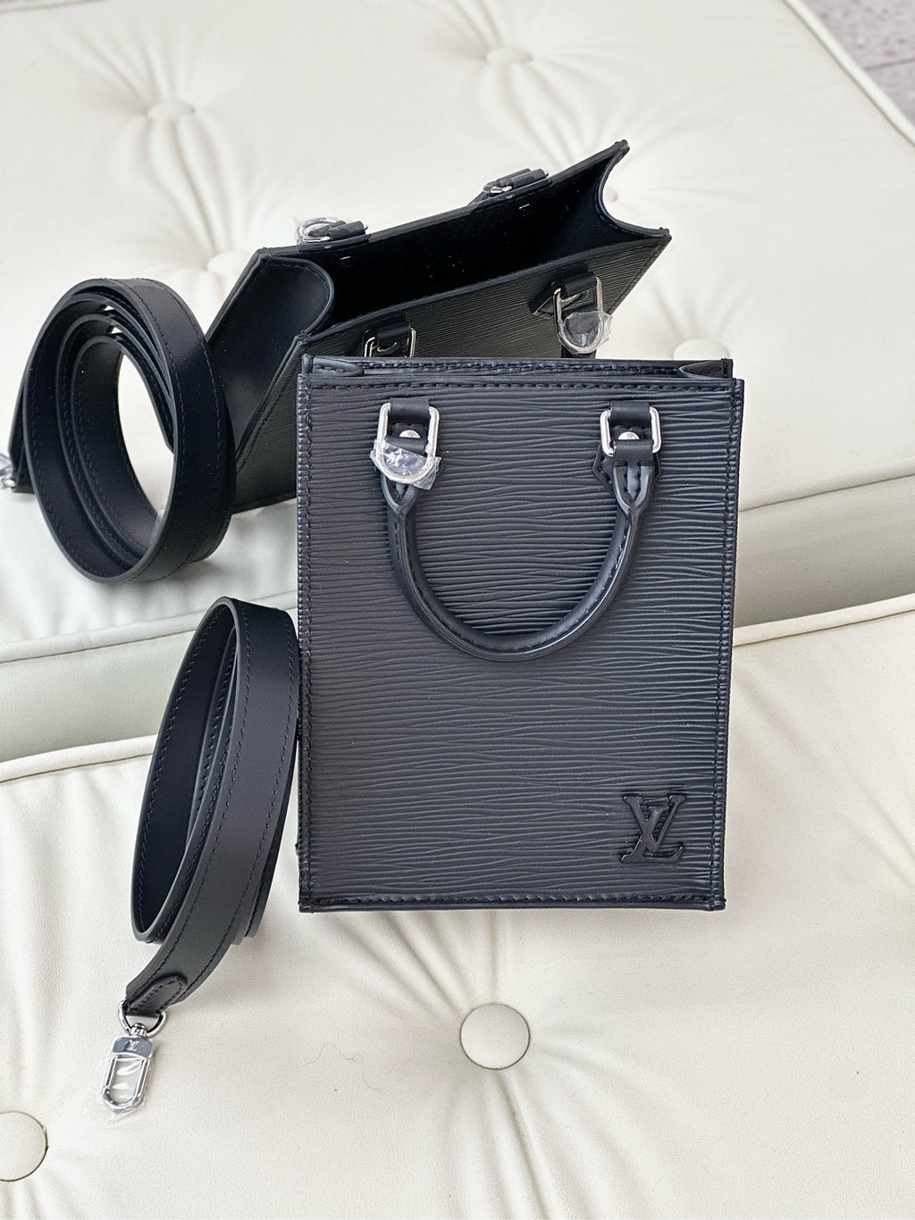 Louis Vuitton Petit Sac Plat Black M81238
