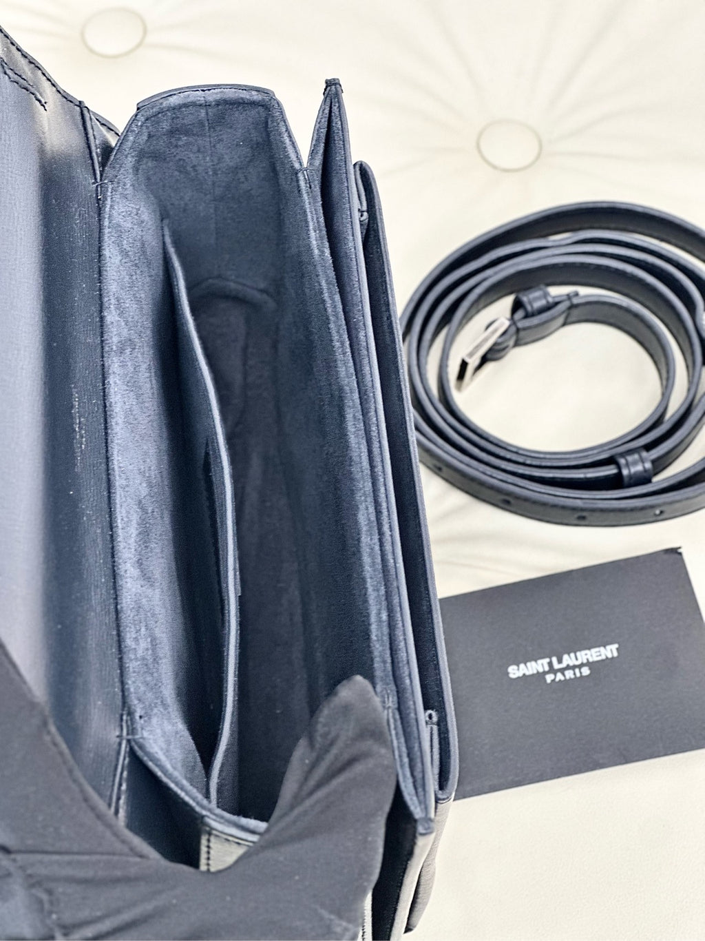 Saint laurent Black Messenger Bag 482051D420D1000