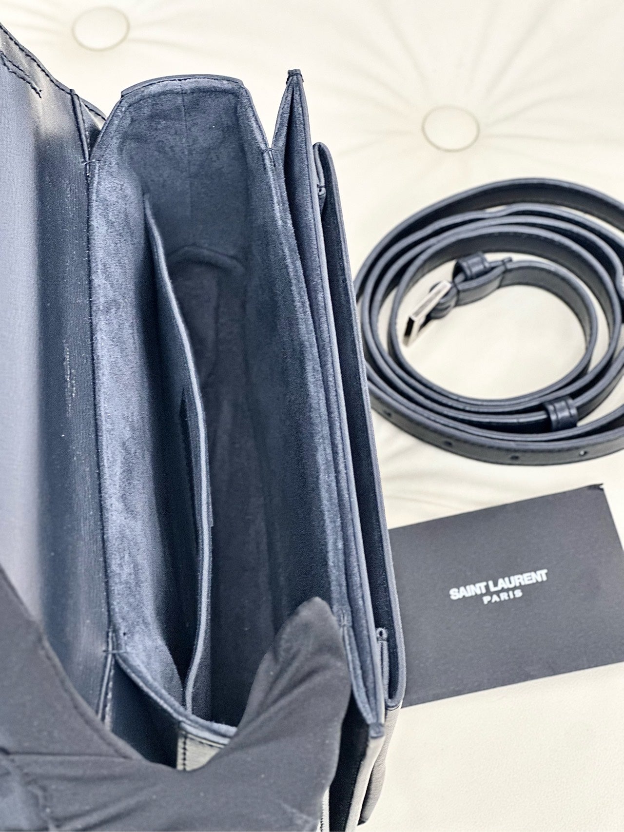 Saint laurent Black Messenger Bag 482051D420D1000