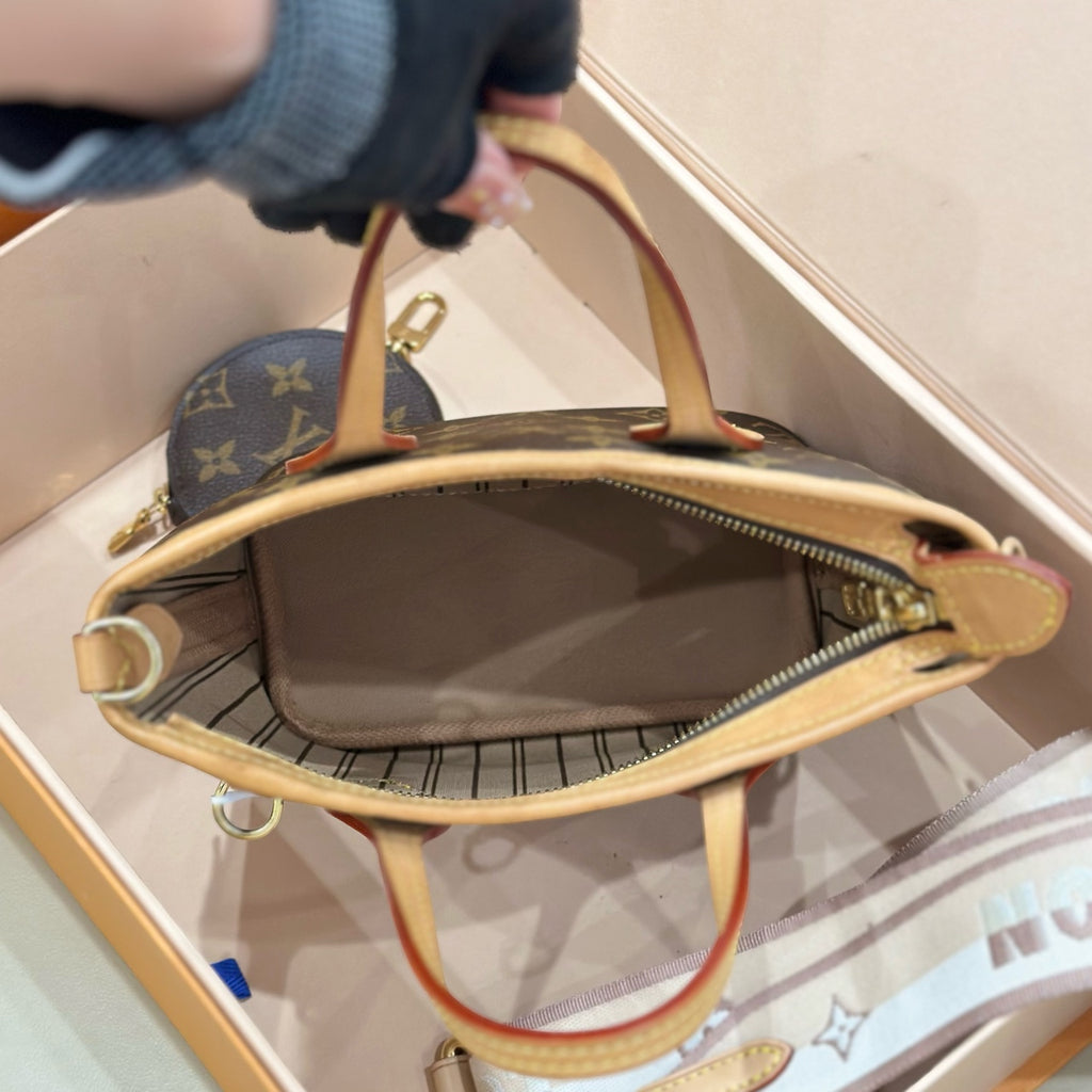 Louis Vuitton Neverfull Bb Crossbody 24 x 14 x 9 M46705