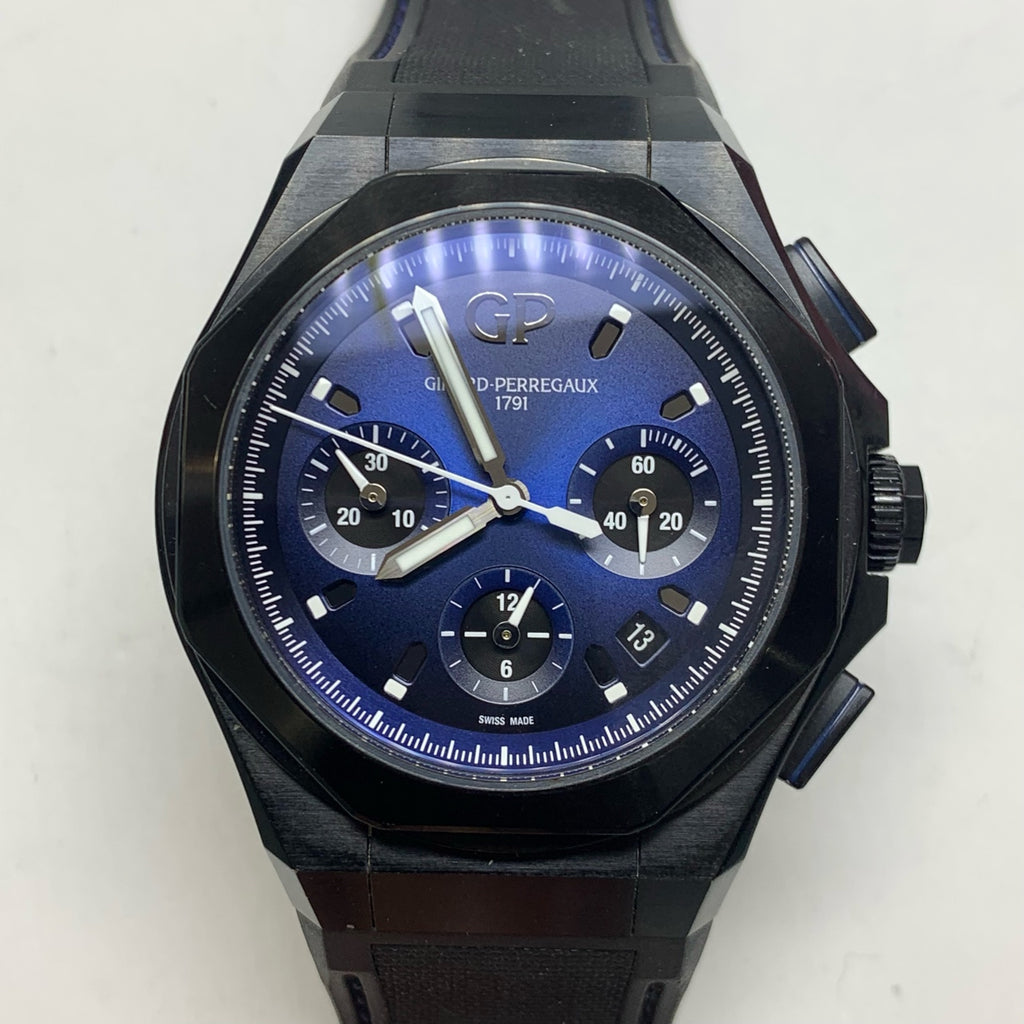 Girard-Perregaux Laureato 44 mm 81060-21-491-FH6A