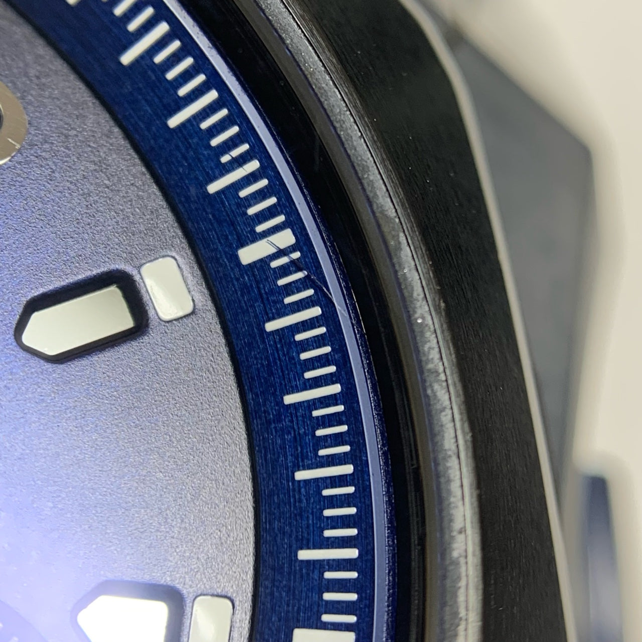 Girard-Perregaux Laureato 44 mm 81060-21-491-FH6A
