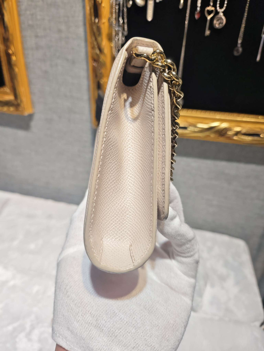Salvatore Ferragamo Length 25 cm, width 6 cm, height 15.5 cm 21G462-674282