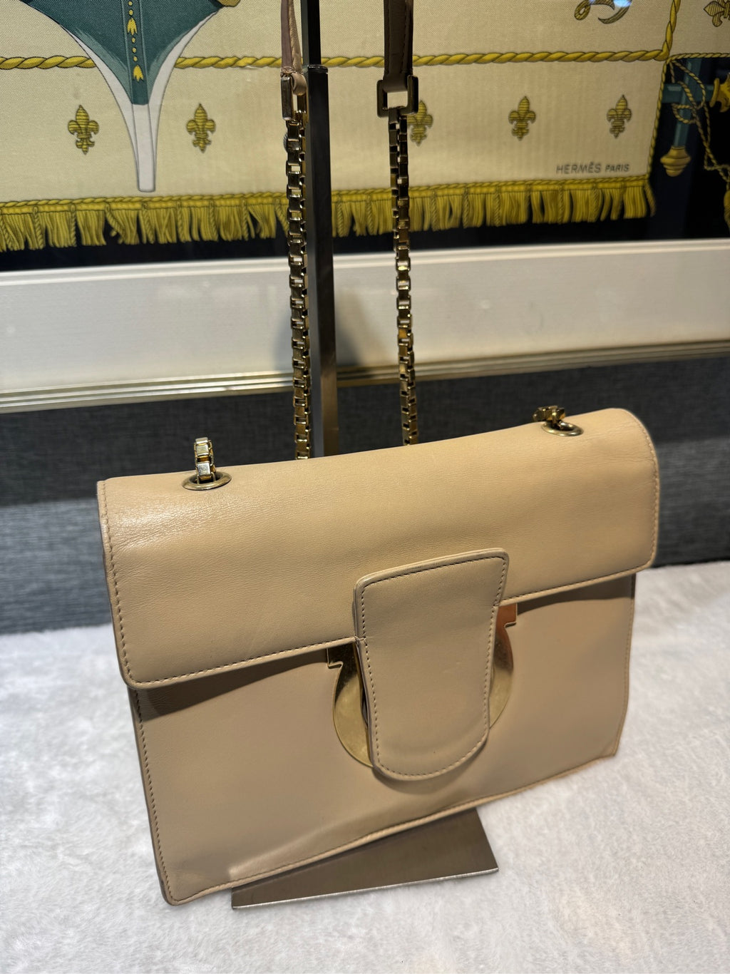 Salvatore Ferragamo Length 28 cm, width 12 cm, height 18.5 cm 21G671-675453