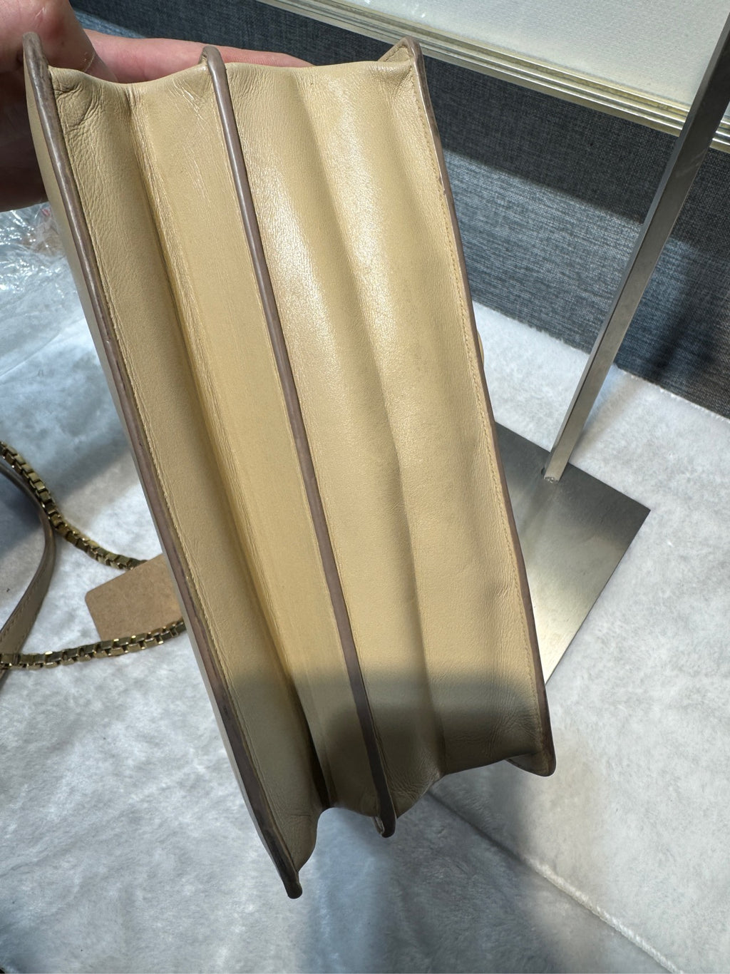 Salvatore Ferragamo Length 28 cm, width 12 cm, height 18.5 cm 21G671-675453