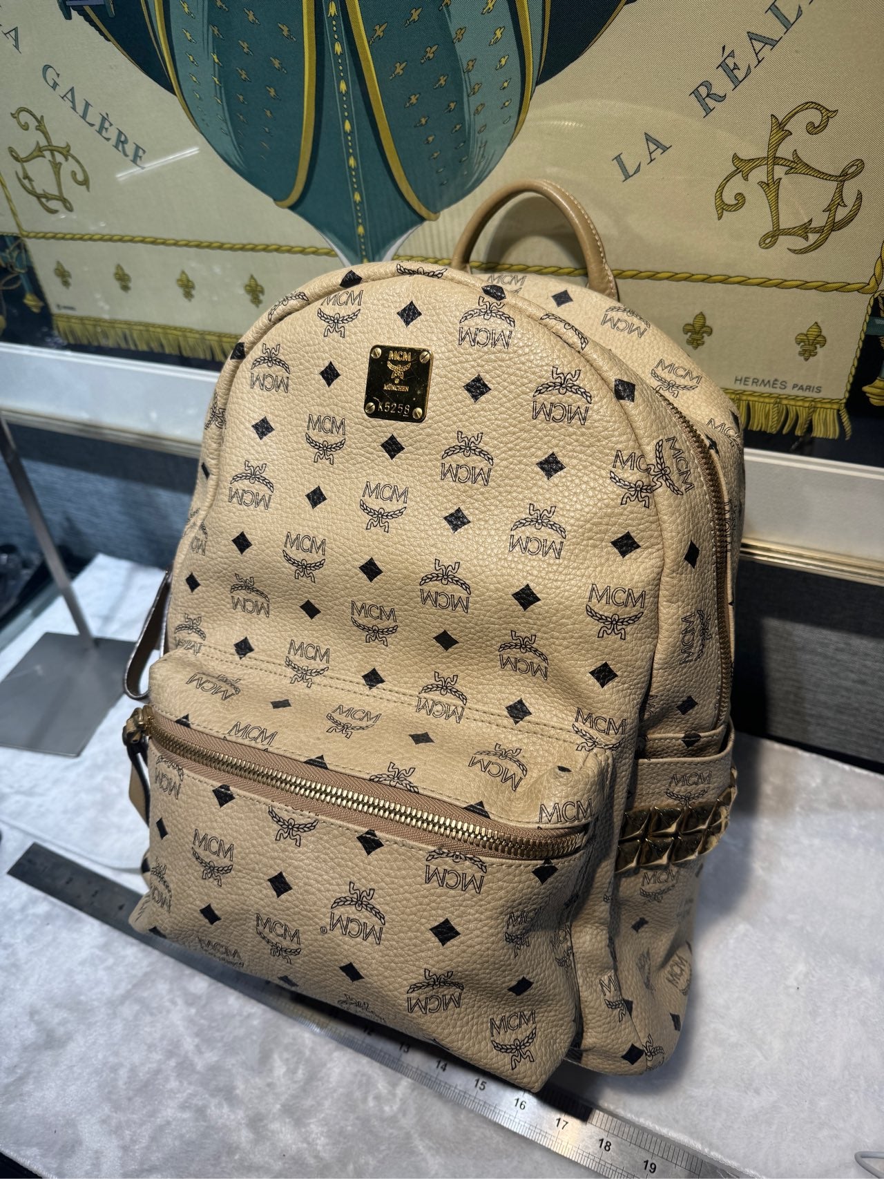 MCM Stark Visetos Canvas White Backpack Approx. 15.5 x 33.5 x 41.0 cm MMKAAVE09I8001