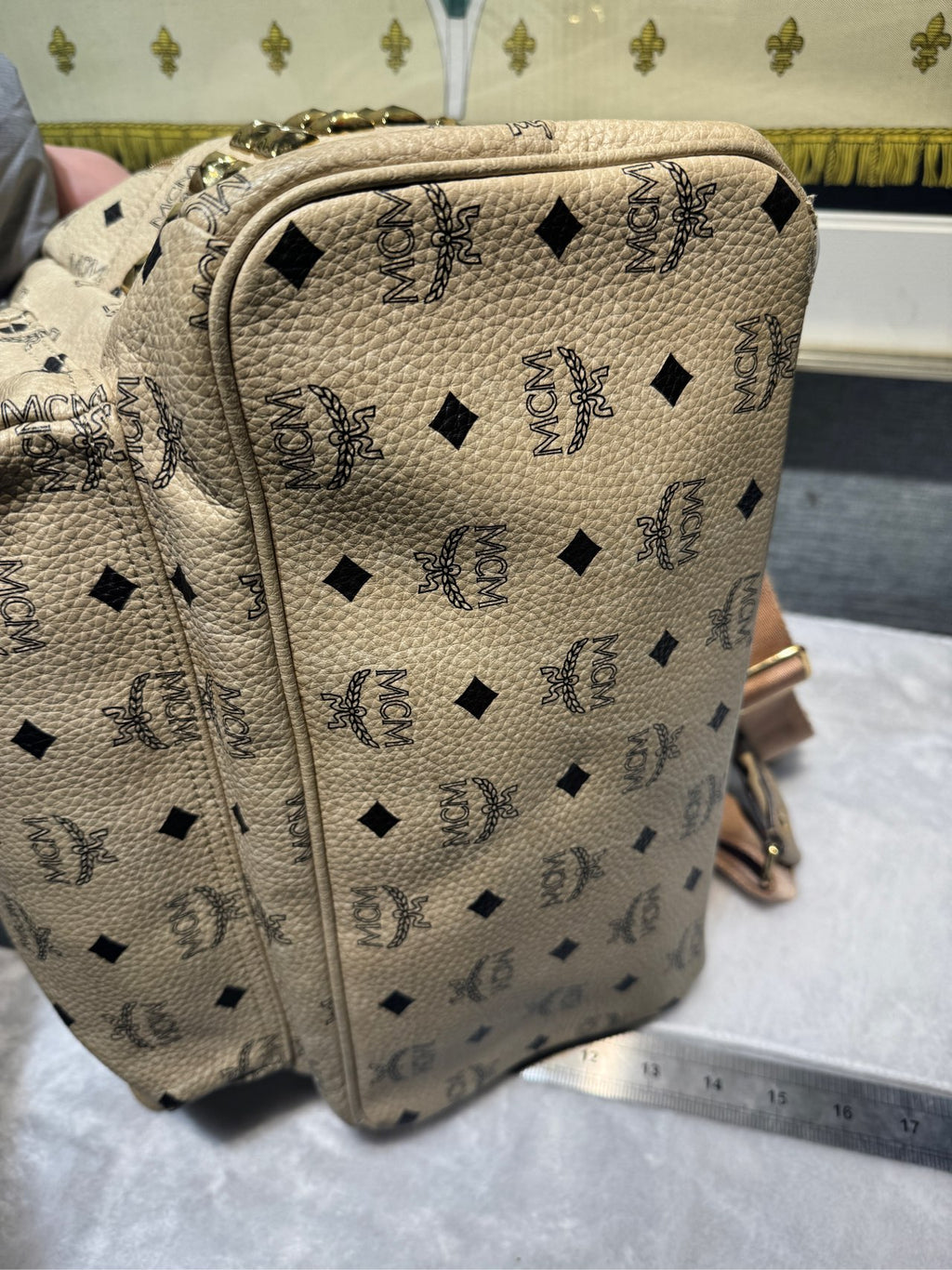 MCM Stark Visetos Canvas White Backpack Approx. 15.5 x 33.5 x 41.0 cm MMKAAVE09I8001