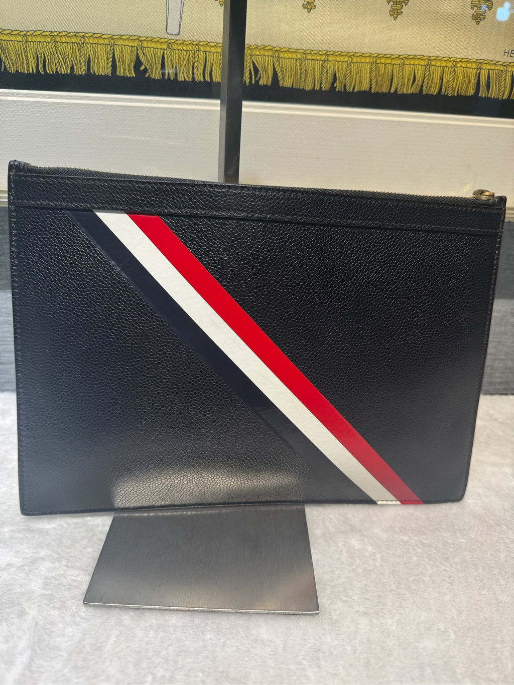 THOM BROWNE [Classic Style] Pebble-Grain Zippered Tablet Case 29.5×20 item-090964