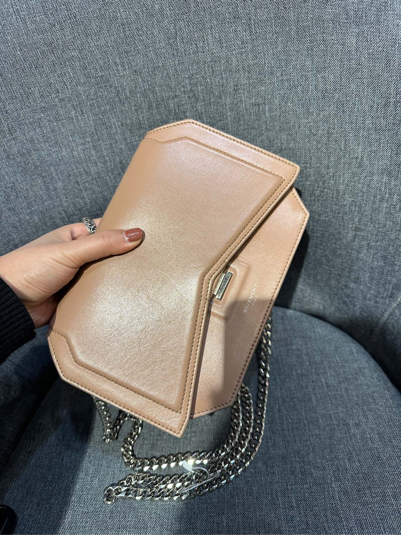 Givenchy 19cm BB0557-4010-001