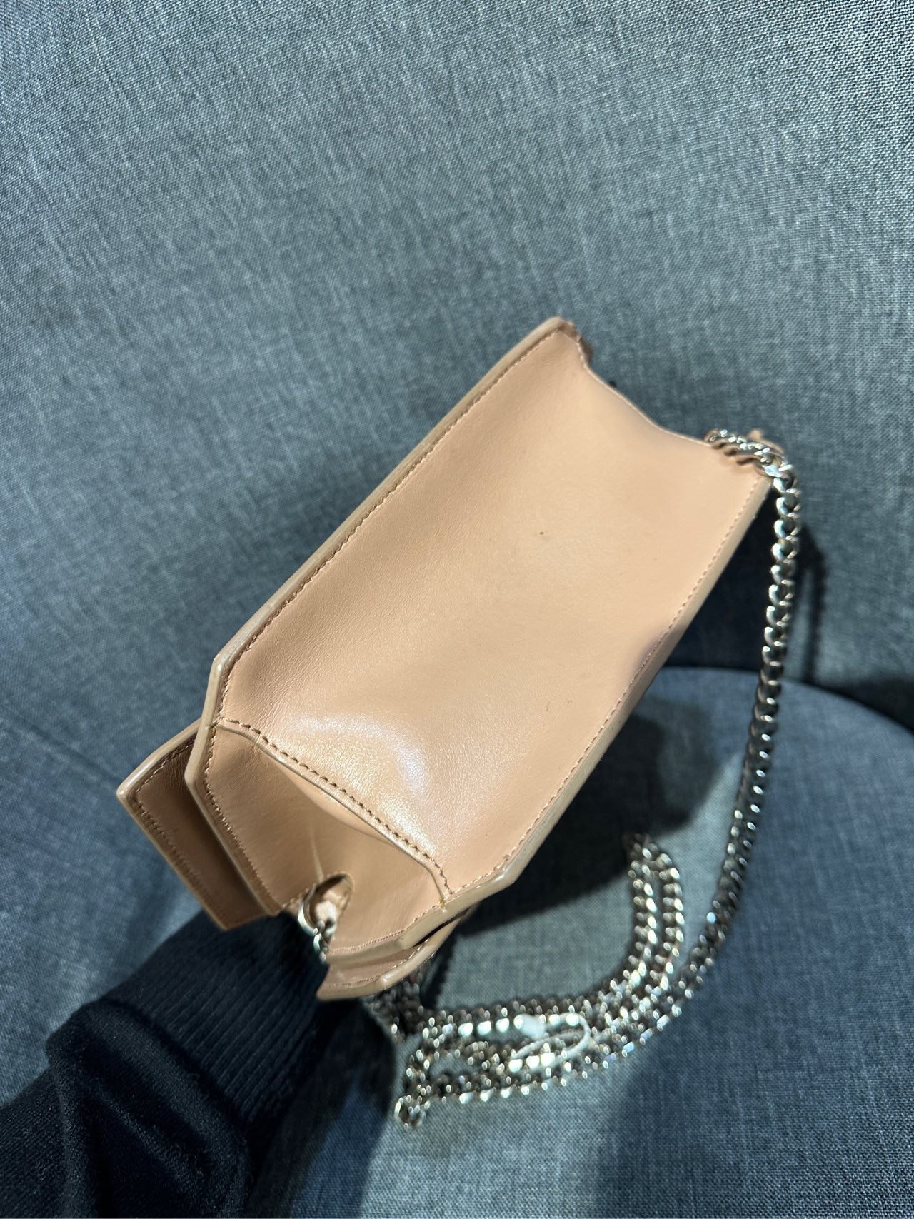 Givenchy 19cm BB0557-4010-001