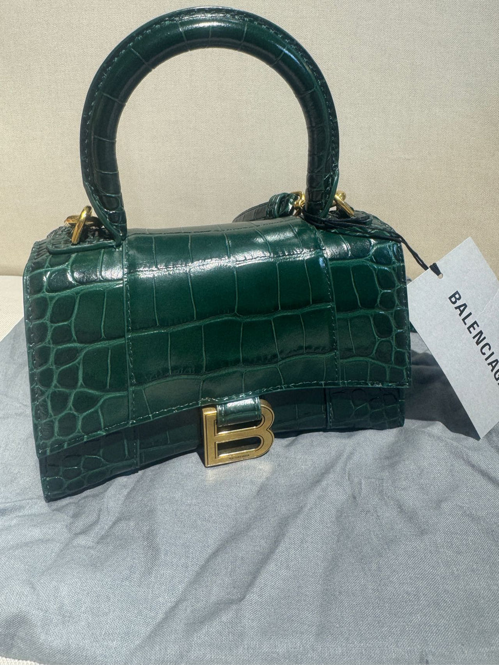 Balenciaga 18.8 cm long x 13.0 cm high x 7.9 cm wide 5928331LRGM3011