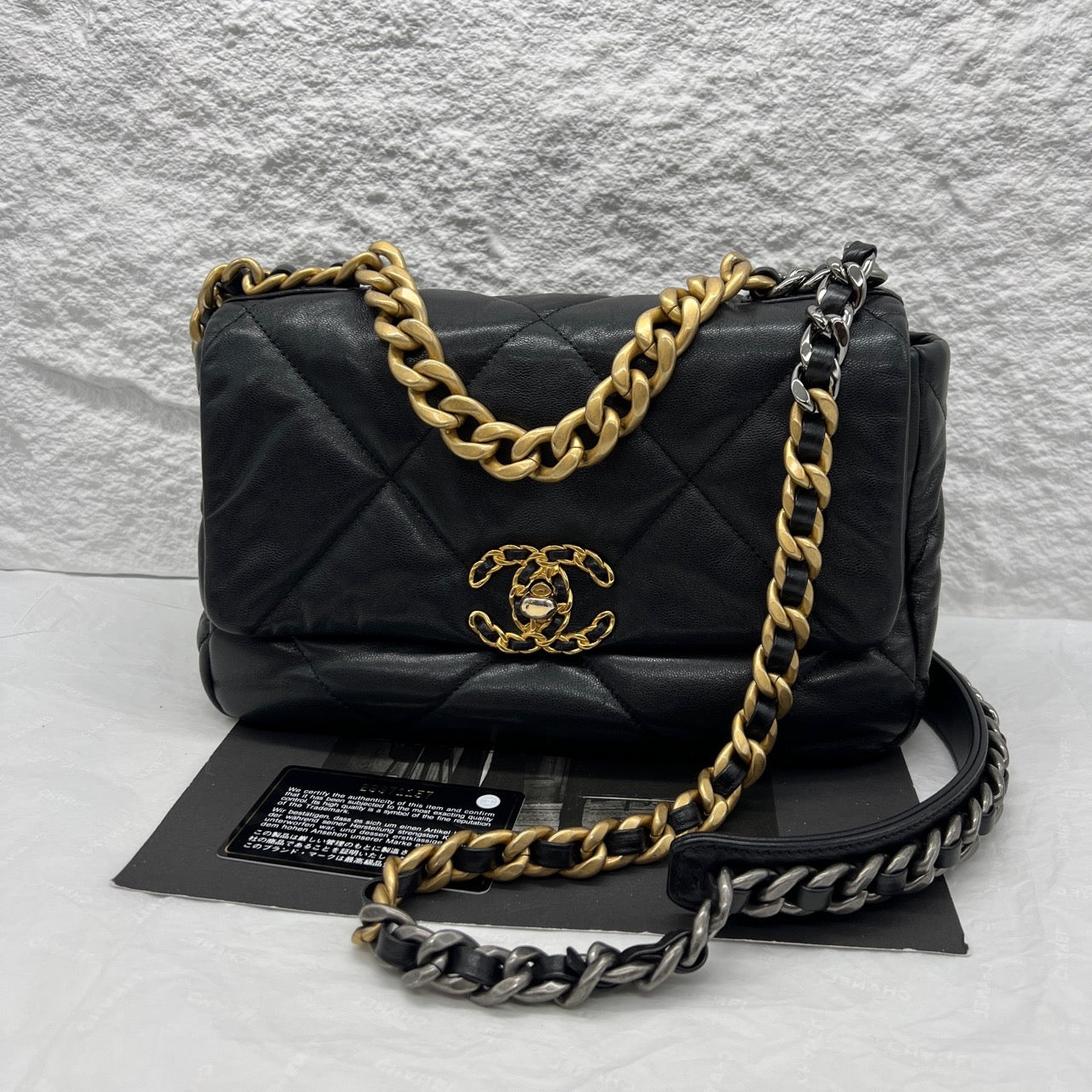 Chanel CHANEL 19 handbag Crossbody 16.0 × 26 × 9.0 AS1160B0680894305