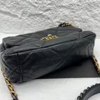Chanel CHANEL 19 handbag Crossbody 16.0 × 26 × 9.0 AS1160B0680894305