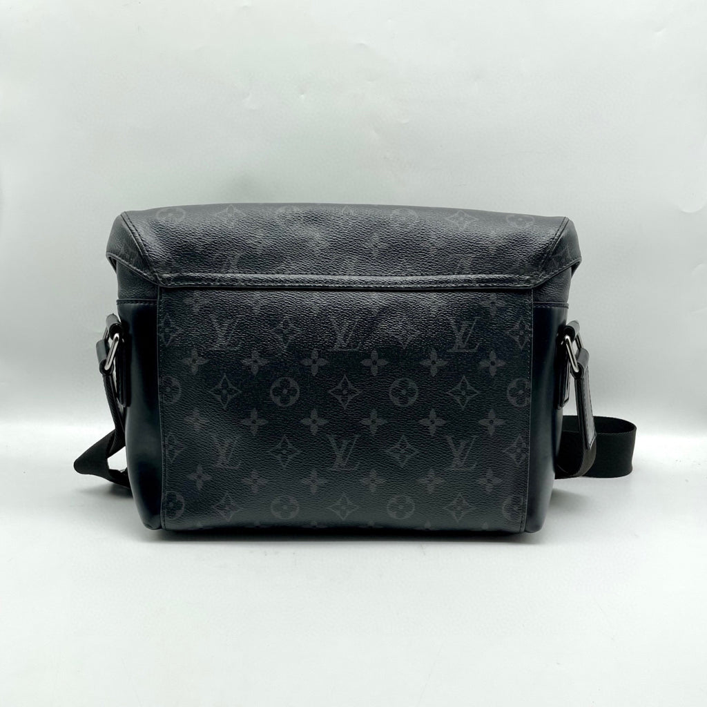 Louis Vuitton Messenger Bag