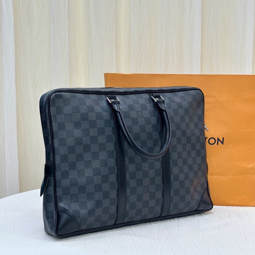 Louis Vuitton Black 41.0x 31.0x 7.0 cm N41125