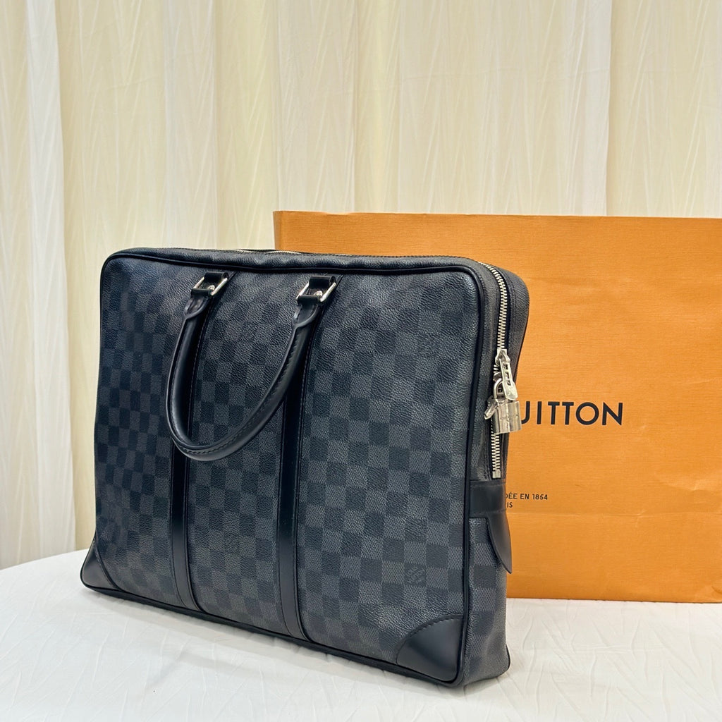 Louis Vuitton Black 41.0x 31.0x 7.0 cm N41125