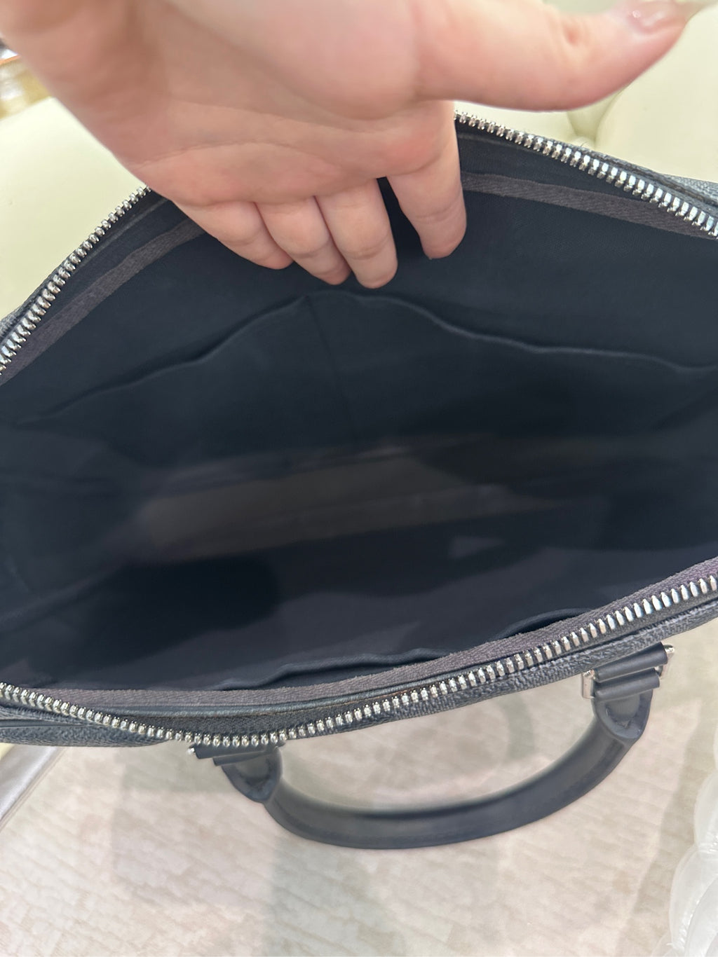 Louis Vuitton Black 41.0x 31.0x 7.0 cm N41125