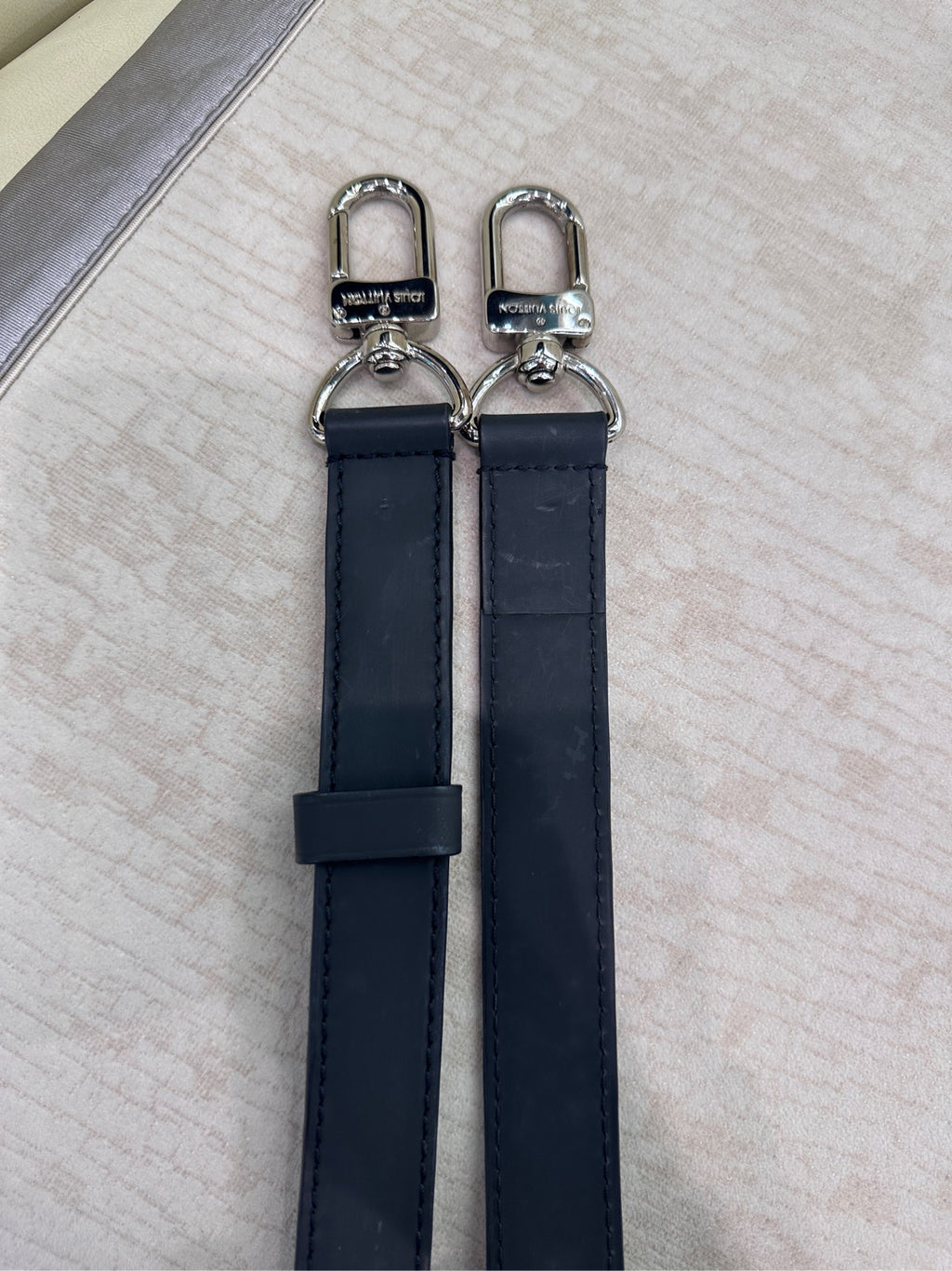 Louis Vuitton Black 41.0x 31.0x 7.0 cm N41125