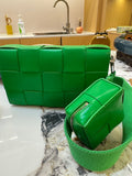 Bottega Veneta Leather Crossbody Height: 15 cm, Width: 23 cm, Depth: 5 cm 737950V29E03813